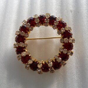 Wreath Brooch   12-30